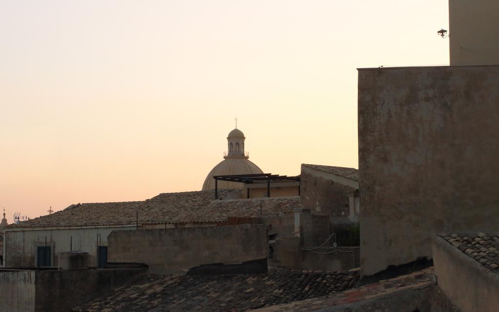Melodia3 Suites Noto Bagian luar foto