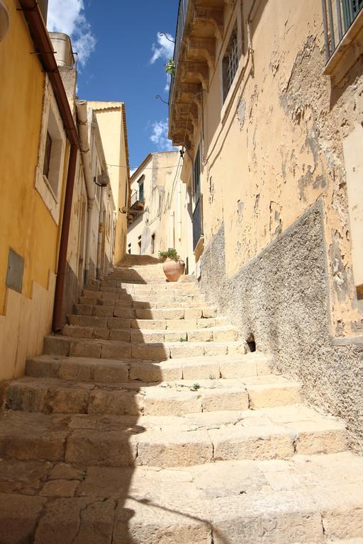 Melodia3 Suites Noto Bagian luar foto