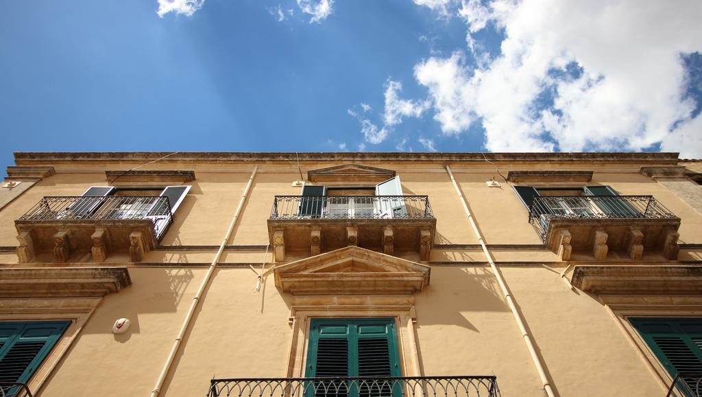 Melodia3 Suites Noto Bagian luar foto